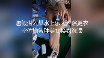 科技园蹲守阔腿裤小少妇肥美的鲍鱼中间的水缝细又长