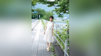 肉感W巨乳レズビアン ～大きいおっぱいをオイルでテカらせ密着爱抚～