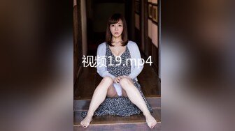 ✿嘴里含着别人鸡巴说爱你✿极品反差骚母狗，边含鸡巴边接老公电话，骗老公回来一起吃，老公马上下班回来，大胆偷情