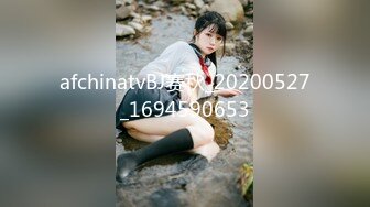 STP27483 可爱系美少女【小晶晶】一脸呆萌卡哇伊，撩起小背心贫乳，揉搓小穴狂喷水，假屌深插娇喘