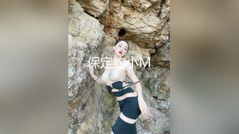 女朋友去洗浴中心松骨，技师穿黑丝勾引我⚡没办法，只能拿女朋友发泄一下，全程不敢叫出声！